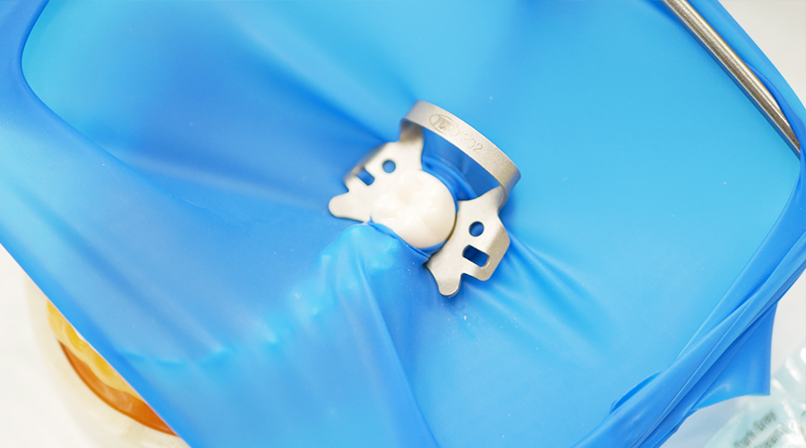 ラバーダムで清潔な治療！